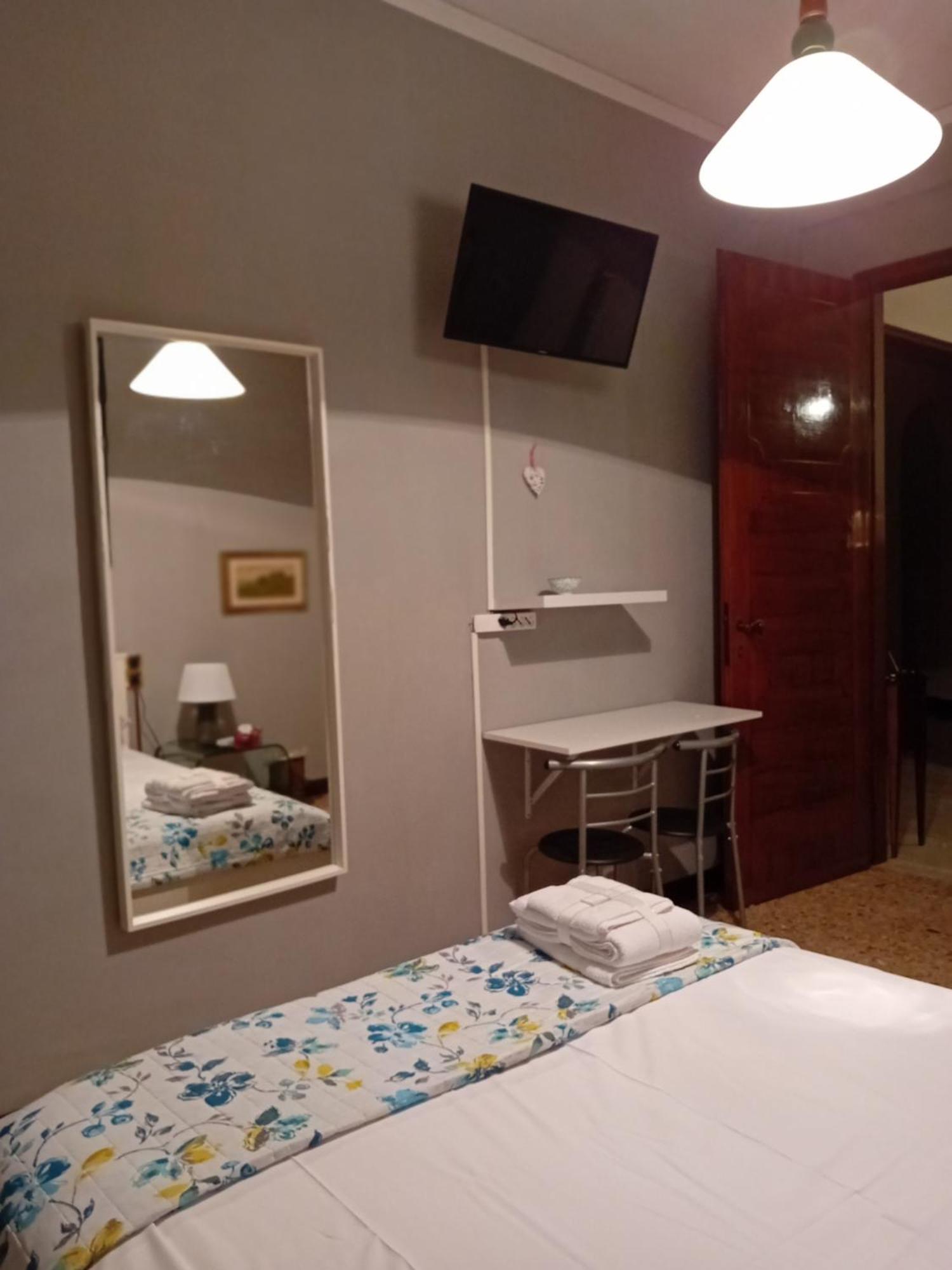 B&B Califano- 2 Leoni Verona Bagian luar foto